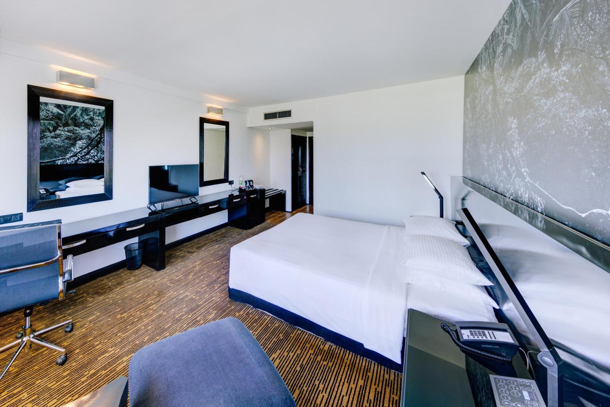 Cinnamon Lakeside Colombo Ngoại thất bức ảnh A room at the hotel