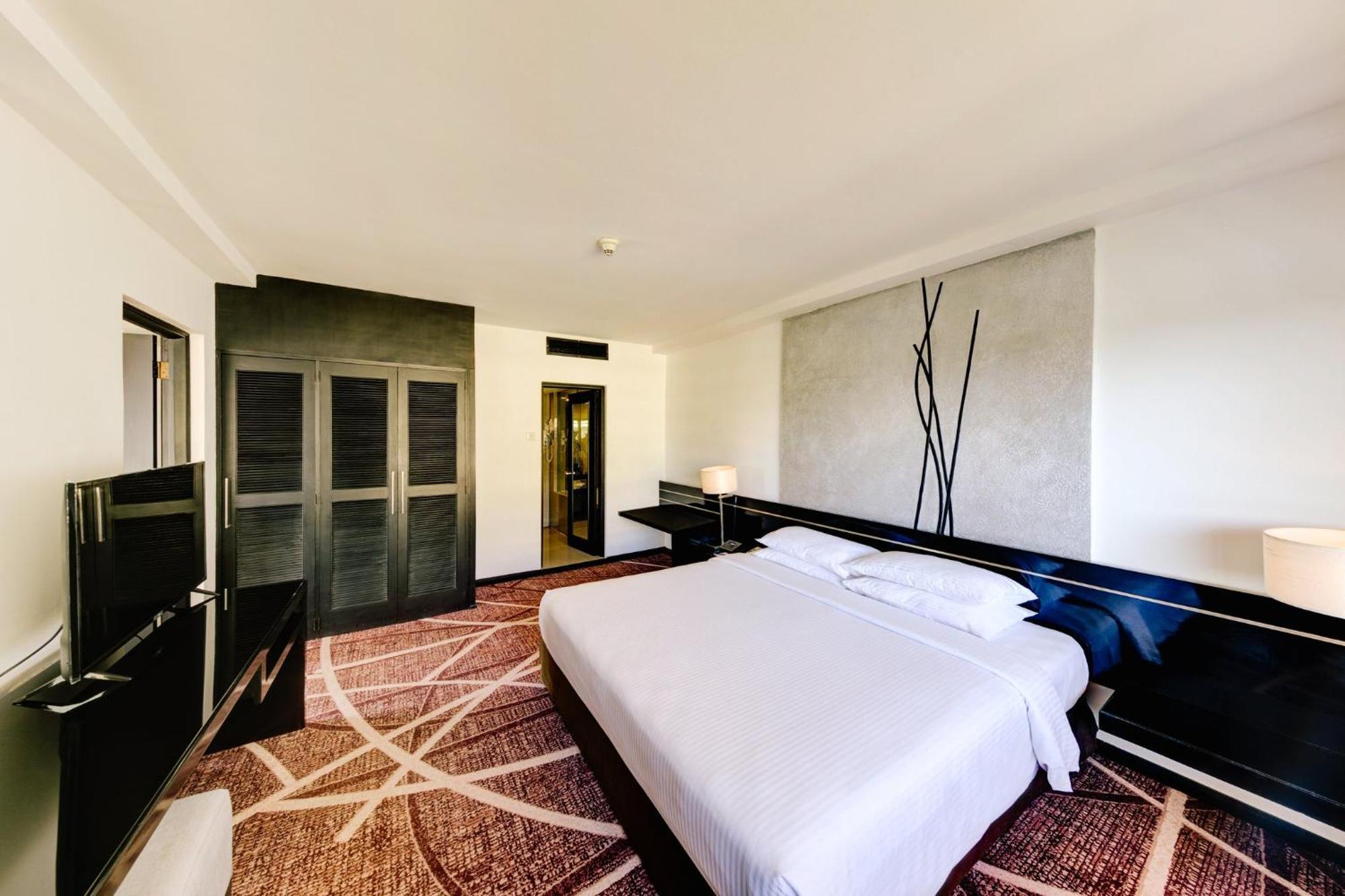 Cinnamon Lakeside Colombo Ngoại thất bức ảnh Deluxe Room