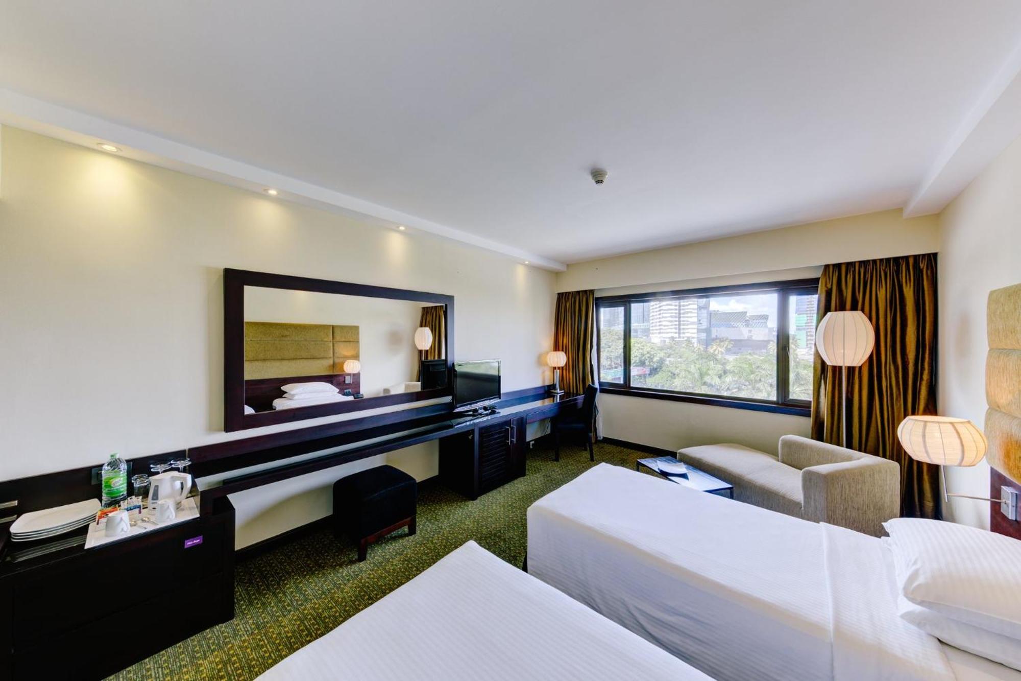 Cinnamon Lakeside Colombo Ngoại thất bức ảnh Deluxe Room