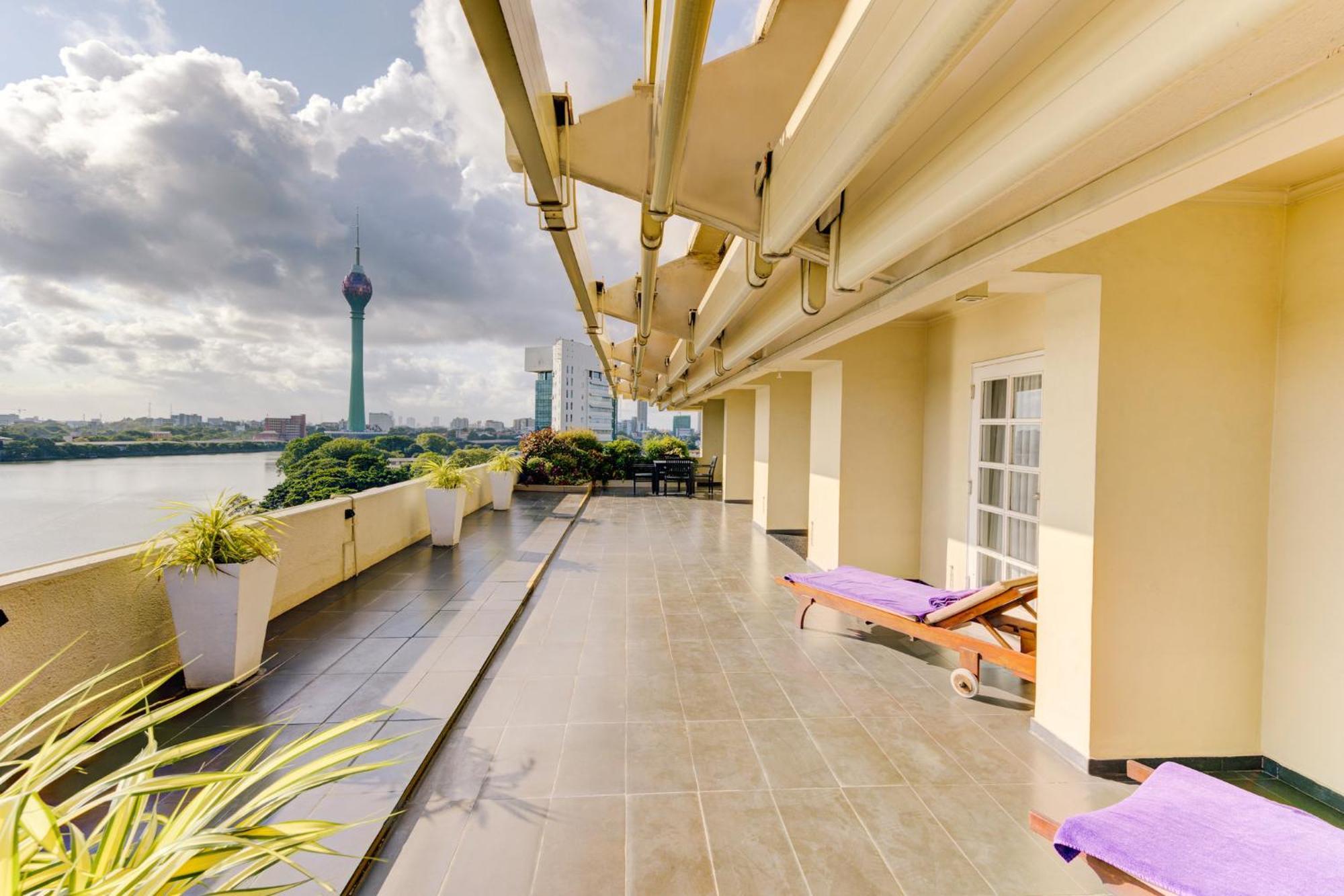Cinnamon Lakeside Colombo Ngoại thất bức ảnh The Riverfront
